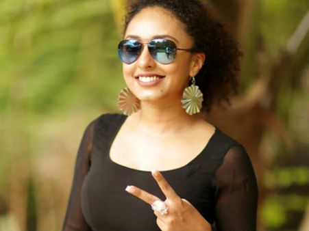 സര്‍ബത്ത് കുടിക്കാന്‍ ആഗ്രഹം തോന്നി!! പേളി മാണി ചെയ്തതെന്താണെന്ന് അറിയാമോ, വീഡിയോ...