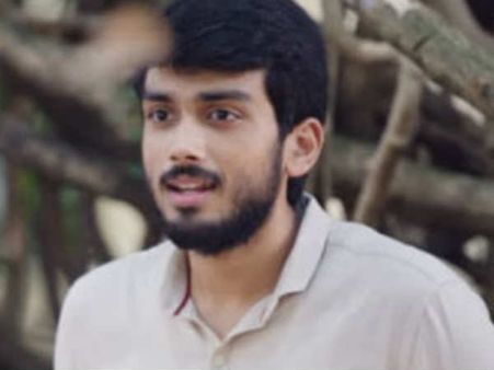 ''നേരമായി നിലാവിലീ ജാലകം തുറന്നീടാം'' ശ്രേയാ ഘോഷാലിന്റെ ശബ്ദമാധുര്യത്തിൽ പൂമരത്തിലെ പുതിയ പാട്ട്