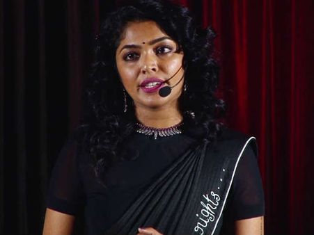 പുലിമുരുകനിൽ മോഹൻലാൽ തുട കാണിച്ചാൽ കുഴപ്പമില്ല, സുരാജ് കാണിച്ചാൽ എ സർട്ടിഫിക്കറ്റ്- റിമ