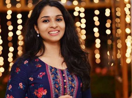 Mohanlal: ലാലേട്ടനെ അനുകരിച്ച് നടി വിനീത കോശി! സംഭവം ഞെട്ടിച്ചിട്ടുണ്ട്, ഇതൊന്ന് കണ്ടു നോക്കൂ...