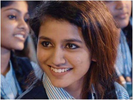കണ്ണിറുക്കല്‍ വീണ്ടും അനുഗ്രഹമായി പ്രിയാ വാര്യര്‍: താരത്തെ തേടി ആദ്യ പുരസ്‌കാരം! കാണൂ