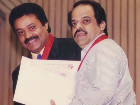 സുരേഷ് ഗോപിക്ക് ആദ്യം കൊടുത്തപ്പോള്‍ വേദന തോന്നി, അന്നത്തെ അനുഭവത്തെക്കുറിച്ച് ബാലചന്ദ്രമേനോന്‍!