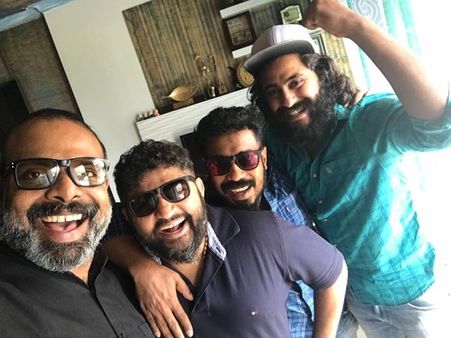 ഞെട്ടാന്‍ തയ്യാറായിക്കോളു, അങ്കമാലി ടീം വീണ്ടും വരുന്നു? മലയാളത്തിലെ അടുത്ത സൂപ്പര്‍ഹിറ്റായിരിക്കും!