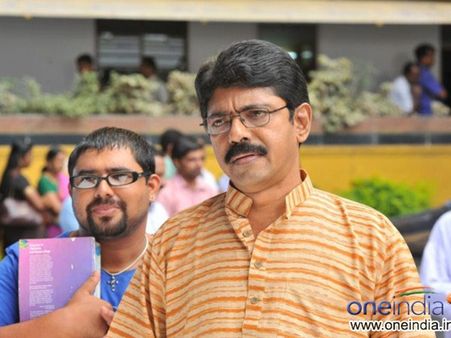 തിരക്കഥ മംഗ്ലീഷ് ആക്കേണ്ടി വരും കാരണം മലയാളം അറിയാത്ത യുവ താരരാജാക്കന്മാരാണുള്ളത്..!