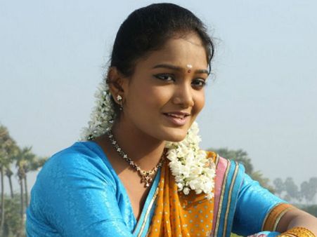 സിനിമയില്‍ നഗ്നയായി അഭിനയിച്ചു! നടിക്കെതിരെ വധഭീഷണി മുഴക്കി ആരാധകന്‍
