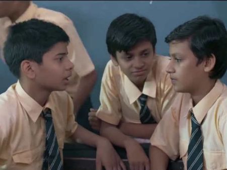 ആയുഷിന്റെ ആദ്യ ദിനം! പുരുഷന്മാർക്ക് ആർത്തവമുണ്ടായാൽ ഇങ്ങനെയാകും, 'ഫസ്റ്റ് പിരിയഡ്സ്'! വീഡിയോ കാണാം