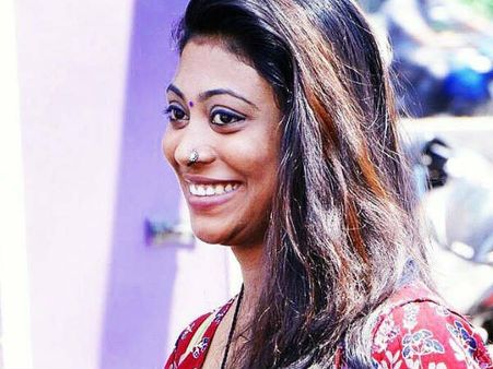 തറവാടികൾ എന്ന് സ്വയം പറയും! കാണിക്കുന്നത് തറ വേലയും! ബസ് യാത്രയിലെ ദുരനുഭവം പങ്കുവെച്ച് താരം