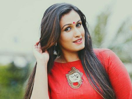 അയലത്തെ സുന്ദരി സീരിയലിനെ പറ്റി ഒരു സങ്കടകരമായ കാര്യം പറയാനുണ്ട്! നടി കവിത നായര്‍ പറയുന്നതിങ്ങനെ..