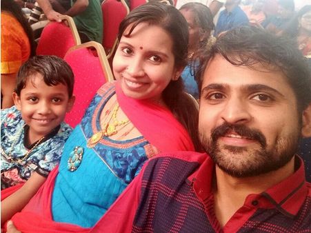 ഒരു ഗാനം, 3 ഭാഷകളില്‍, തെന്നിന്ത്യന്‍ സംഗീത ലോകത്തിന് വിസ്മയമായി ഒരു ഭര്‍ത്താവും ഭാര്യയും!!