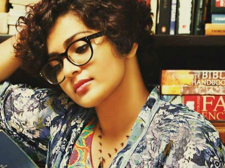 സ്‌റ്റൈലിഷ് ലുക്കില്‍ പാര്‍വതിയുടെ പുതിയ മേക്ക് ഓവര്‍! ചിത്രങ്ങള്‍ വൈറല്‍! കാണൂ