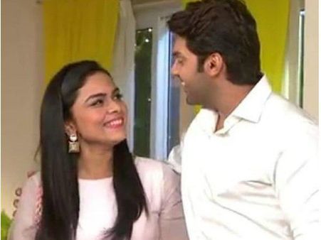 ആര്യ വേറെ ലെവല്‍, കടവുള്‍ മാതിരി, ശ്വേതയോട് മത്സരിക്കുമ്പോഴാണ് ആകെ ടെന്‍ഷനായതെന്ന് സീതാലക്ഷ്മി!