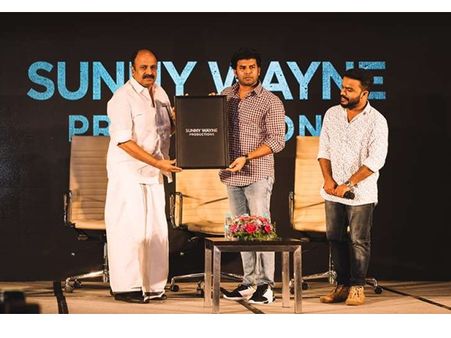 നിര്‍മ്മാണ രംഗത്തേക്ക് ചുവടുവെച്ച് സണ്ണി വെയ്ന്‍! ആദ്യ സംരഭമൊരു നാടകം! കാണാം