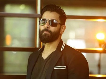 സാമി 2വില്‍ കിടിലന്‍ ലുക്കില്‍ ചിയാന്‍ വിക്രം! മോഷന്‍ പോസ്റ്റര്‍ പുറത്ത്! കാണൂ