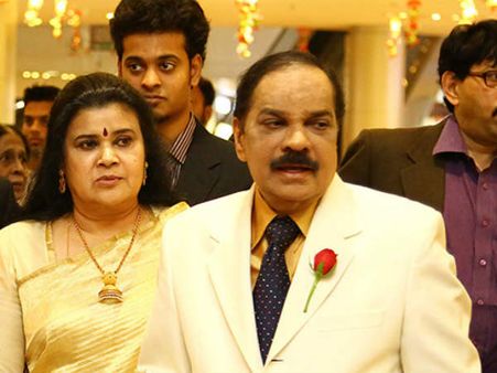 മക്കളും മാറി, ഇനി അവര്‍ക്ക് വേണ്ടി ഒന്നും ചെയ്യില്ല, ഇന്ദു മാത്രം മതിയെന്ന് അറ്റ്ലസ് രാമചന്ദ്രന്‍!!!