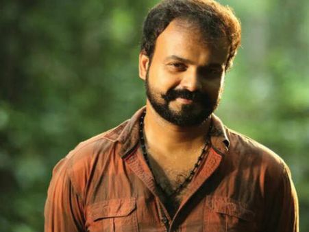 ചാക്കോച്ചന്റെ അള്ള് രാമചന്ദ്രനിൽ നായികമാരായി രണ്ട് താരസുന്ദരിമാർ!! ചിത്രം തകർക്കും...