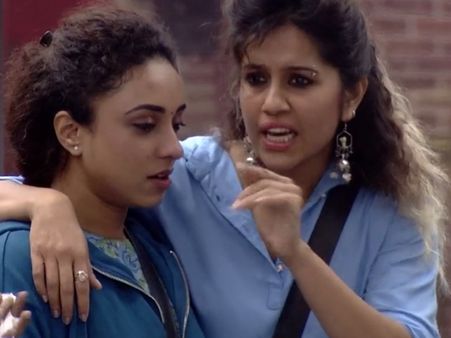 ആദ്യദിനം കണ്ണീര്‍ വീഴ്ത്തുന്ന ടാസ്‌കുകള്‍, പേളി കരഞ്ഞതിന്റെ കാരണമിതാണ്, ബിഗ് ബോസ് വിചാരിച്ച പോലെയല്ല
