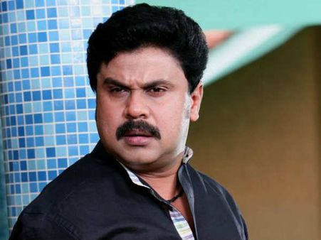 ദിലീപിനെ ചൊല്ലി അമ്മയിൽ അടിപിടി!! ഒന്നുമറിയാതെ ജനപ്രിയ നായകൻ ഭക്തിയിൽ!! കാണൂ
