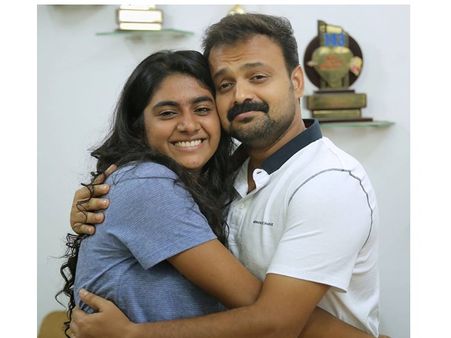 ദമ്പതിമാരായി ചാക്കോച്ചനും നിമിഷ സജയനും, 'മാംഗല്യം തന്തുനാനേന'യുടെ ചിത്രീകരണം പൂര്‍ത്തിയായി