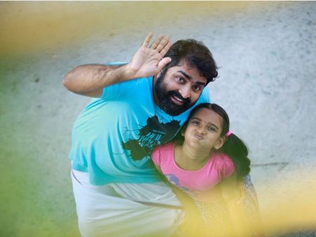 മകള്‍ നായിക,സംവിധാനം അച്ഛന്‍! പന്തിലെ ആദ്യഗാനം പുറത്ത്..കാണൂ