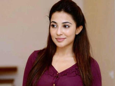 ''ഊര്‍ജ്ജസ്വലനായ ഇതിഹാസം''!! നീരാളിയിൽ മോഹൻലാലുമായിട്ടുള്ള അഭിനയത്തെക്കുറിച്ച് പാര്‍വ്വതി