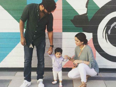 ദുല്‍ഖര്‍ ആദ്യമായി ലൈവില്‍ വന്നപ്പോള്‍ മറിയം പറഞ്ഞത്, ഹായ് പപ്പാ...