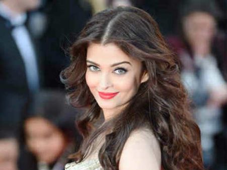 44ാം വയസ്സിലും അതീവ സുന്ദരി!സൗന്ദര്യത്തിന്റെ രഹസ്യം പ്ലാസ്റ്റിക് സർജറി? ഐശ്വര്യ വെളിപ്പെടുത്തുന്നു