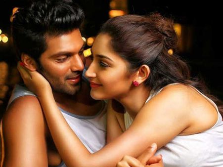 ഒരു ഉമ്മയ്ക്ക് ഇത്രയും ബുദ്ധിമുട്ടുണ്ടോ? ആര്യ ആദ്യമായി പരാജയപ്പെട്ട ഉമ്മ, വീഡിയോ കാണാം...