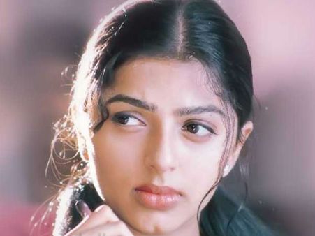 രൂപം മാറി, കോലം മാറി... മോഹന്‍ലാലിന്റെ ആ നായിക തിരിച്ചെത്തുന്നു, ഒന്‍പത് വര്‍ഷങ്ങള്‍ക്ക് ശേഷം!!