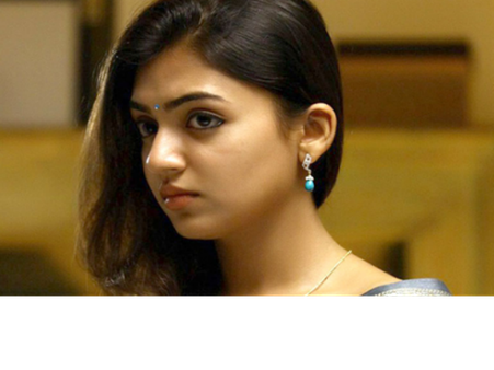 നസ്രിയ പാടുന്നത് മൂക്ക് കൊണ്ട്!! വിമർശകന് കിടലൻ മറുപടി, അഭിനന്ദിച്ചില്ലേലും നിന്ദിക്കരുത് പ്ലീസ്..