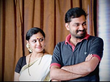 എവിടെയും കൂടെ എന്റെ പുഞ്ചിരിപെണ്ണ്..... ഭാര്യയുടെ ഓര്‍മ്മകളില്‍ വീണ്ടും ബിജിബാല്‍