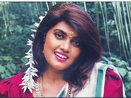 സില്‍ക്ക് സ്മിതയുടെ ജീവിതം വീണ്ടും അരങ്ങിലേക്ക്; സംവിധാനം പാ രഞ്ജിത്ത്‌