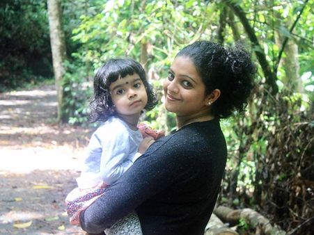 സംഭവബഹുലമായ 6 വര്‍ഷവും ഒരു മഹാപ്രളയവും അതിജീവിച്ചു! വിവാഹ വാര്‍ഷികത്തെക്കുറിച്ച് അശ്വതി