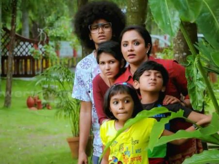 വിഷ്ണു ഇനി പഴയ പോലെയല്ല! മുടിയന് പുതിയ ജോലി കിട്ടിയപ്പോള്‍ കാട്ടിക്കൂട്ടിയത്! കാണാം!