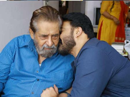 85ന്റെ നിറവിൽ മധു!! പിറന്നാൾ മധുരവുമായി മോഹൻലാൽ, കാണൂ