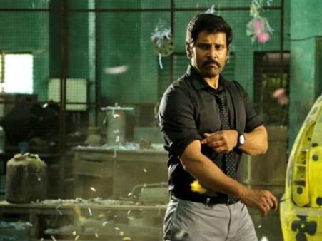 വിക്രമിന്റെ സാമി സ്‌ക്വയര്‍ റിലീസിങ്ങിനൊരുങ്ങുന്നു! ചിത്രത്തിന്റെ കിടിലന്‍ ട്രെയിലര്‍ പുറത്ത്! കാണൂ