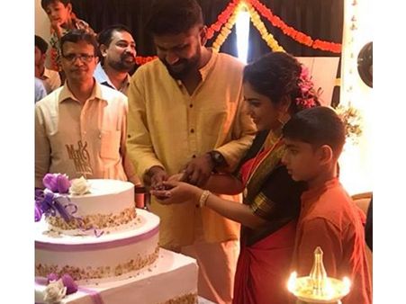 മേക്കപ്പ് കൂടുതലാണോ ചേട്ടാ.. വിവാഹദിനത്തില്‍ ശ്രിന്ദയ്ക്ക് ആശംസയുമായി താരങ്ങള്‍! വീഡിയോ വൈറല്‍
