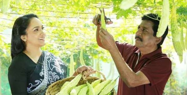 മധുരമായ ചൂരല്‍ പ്രയോഗവുമായി പവിത്രൻ മാഷെത്തി കൂടെ ആനി ടീച്ചറും! പവിയേട്ടന്റെ മധുരച്ചൂരൽ ടീസർ പുറത്ത്