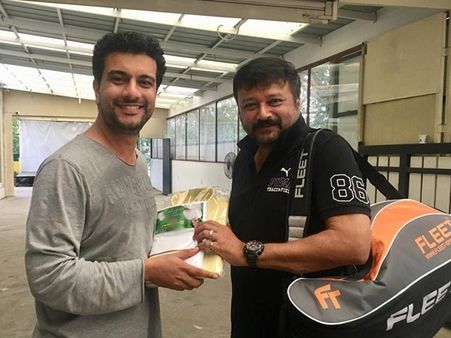 പിഷാരടിയ്ക്ക് ലേശം വൈകിയാണെങ്കിലും ജയറാമിന്റെ വക ഓണക്കോടി കിട്ടി! നന്ദി പറഞ്ഞ് പിഷാരടി!
