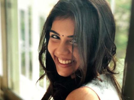 ദുല്‍ഖറിന്റെ പുതിയ ചിത്രത്തിലെ നായിക സൂപ്പര്‍ സംവിധായകന്റെ മകള്‍!! നസ്‌റിയയെ പോലുണ്ടോ ഈ നടി?