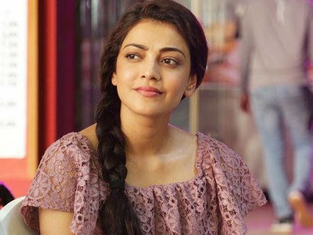 കാജല്‍ അഗ്ഗര്‍വാളിന്റെ മാറില്‍ കൈ വച്ച രംഗം, സംവിധായകന് പറയാനുള്ളത്