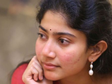 പ്രണയിക്കാന്‍ മുഖക്കുരു ഒരു തടസ്സമായിരുന്നോ.. സായി പല്ലവി പറയുന്നു