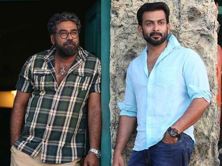 അനാര്‍ക്കലിക്ക് ശേഷം പൃഥ്വിരാജും ബിജു മേനോനും വീണ്ടും! ഇത്തവണയും ഈ സംവിധായകന്റെ ചിത്രത്തില്‍! കാണൂ