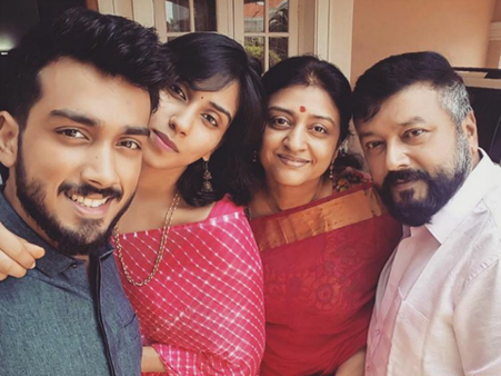 ജയറാമിനെ വലിച്ചുകീറി ഒട്ടിക്കാറുണ്ടെന്ന് കാളിദാസ്! മികച്ച നടനെക്കുറിച്ച് ചോദിച്ചപ്പോള്‍ പറഞ്ഞത്?കാണൂ