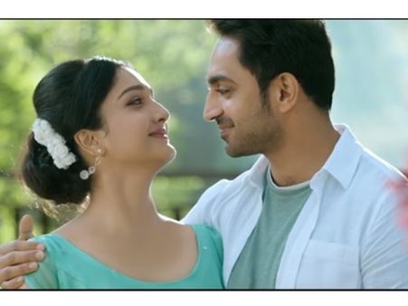 ആത്മാവില്‍ പെയ്യും ആദ്യാനുരാഗം..! ആന്‍ ഇന്റര്‍നാഷണല്‍ ലോക്കല്‍ സ്‌റ്റോറിയിലെ പ്രണയഗാനം കാണാം