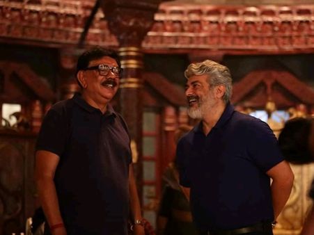 കുഞ്ഞാലി മരക്കാരുടെ ലൊക്കേഷനില്‍ തലയും! മോഹന്‍ലാലിനൊപ്പം അഭിനയിക്കാനോ ആരാധകരും ആവേശത്തിലാണ്!!