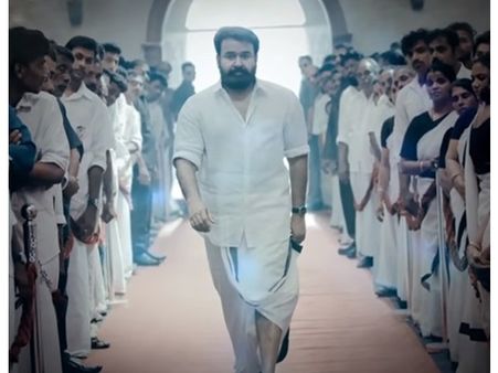 വരിക വരിക സഹജരേ പാടി മുരളി ഗോപി! ലൂസിഫറിലെ ആദ്യ ഗാനം പുറത്ത്!വൈറലായി വീഡിയോ! കാണൂ