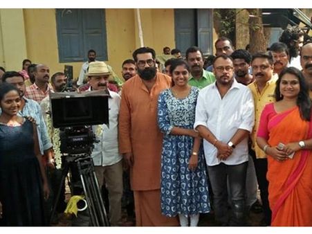 നാല്‍പത്തിയൊന്നുമായി ബിജു മേനോനും നിമിഷയും! ലാല്‍ജോസ് ചിത്രത്തിന്റെ ഷൂട്ടിംഗ് ആരംഭിച്ചു