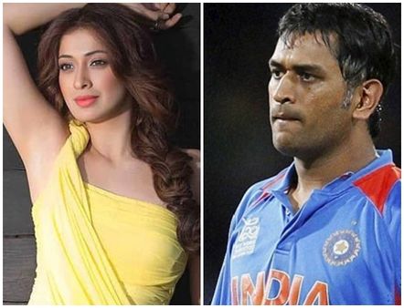 ഗൂഗിള്‍ നിരോധിക്കണം!! കാരണം.. ''റായ് ലക്ഷ്മി ഇന്‍ ഐപിഎല്‍ വിത്ത് ധോണി'', തുറന്നടിച്ച് നടി