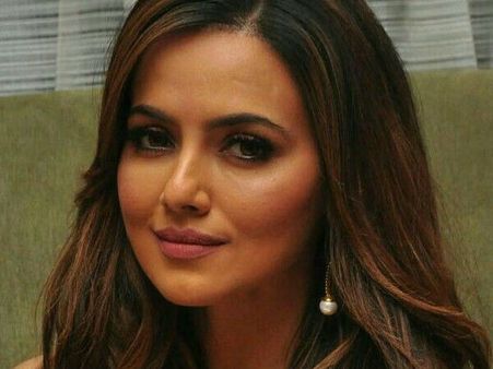 ശ്രദ്ധ പിന്മാറി.. വിശാലിന്റെ ചിത്രത്തില്‍ ക്ലബ്ബ് ഡാന്‍സറായി സന!!