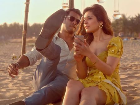 വിശാലിന്റെ കിടിലന്‍ ആക്ഷനുമായി അയോഗ്യയുടെ ട്രെയിലര്‍! വീഡിയോ വൈറല്‍! കാണൂ